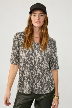 REMERA MANGA 3/4 ESCOTE V