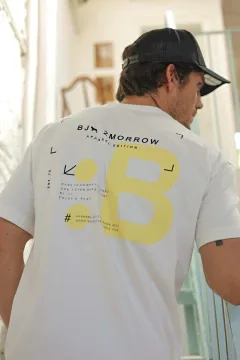 Remera oversize TOMORROW crudo