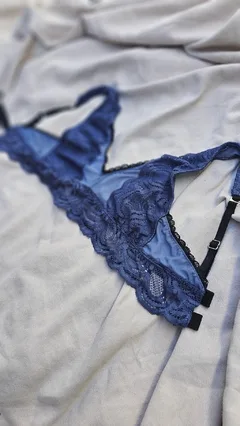 Corpiño Allegra 3 posiciones de bretel azul